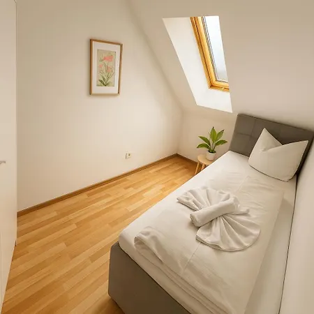 Sunnyhome Monteurwohnungen Und In 아파트 쉬반도르프 인 바이에른